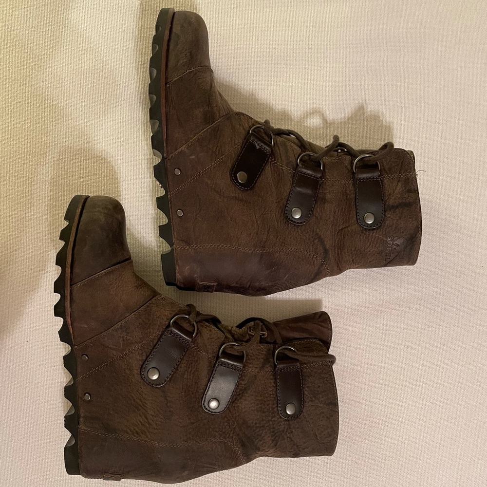 Sorel Joan of Arctic wedge lace up bootie